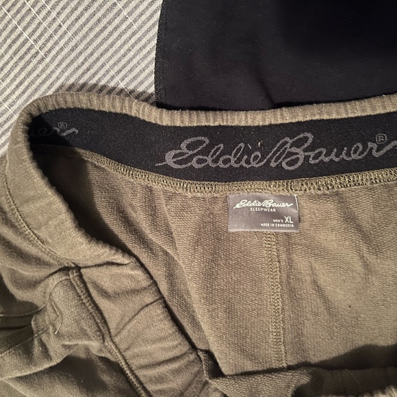 2 pairs Eddie Bauer lounge shorts - men’s XL - Picture 3 of 3